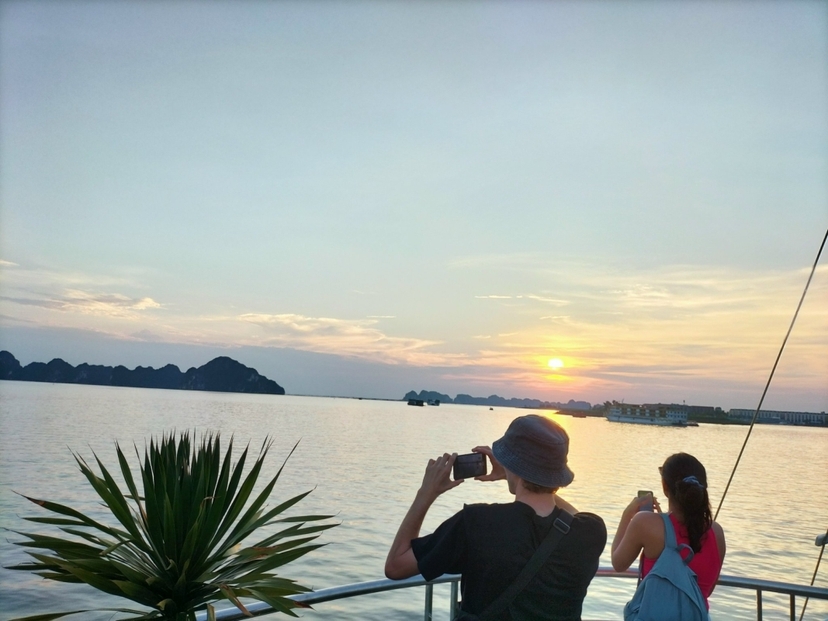 Ha Long Bay full day tour with Luxury Cruise from Hanoi 4