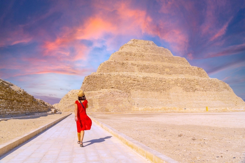 Private Guided Day Tour to Giza Pyramids, Sakkara & Memphis with Lunch 2