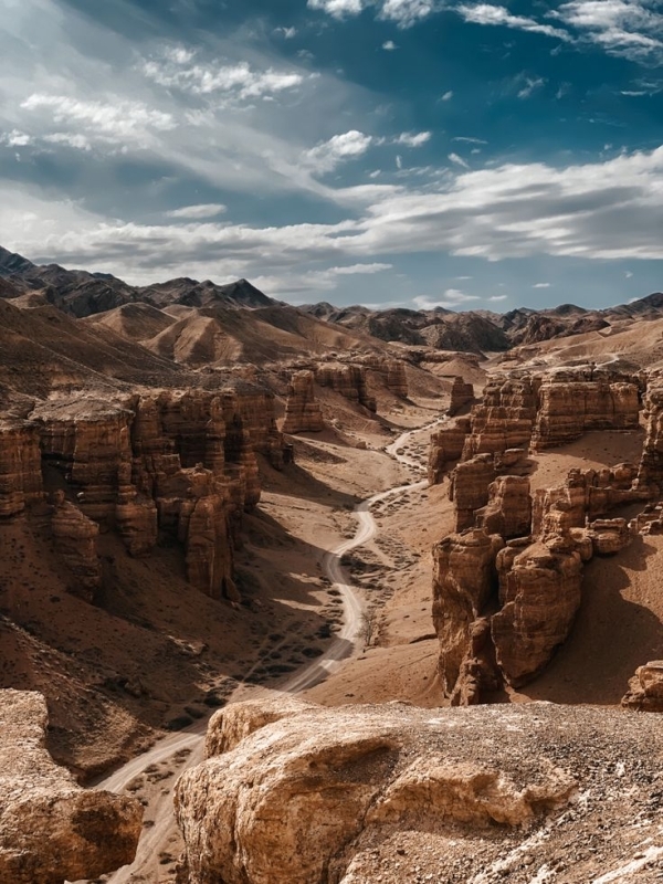 Charyn Canyon Tour