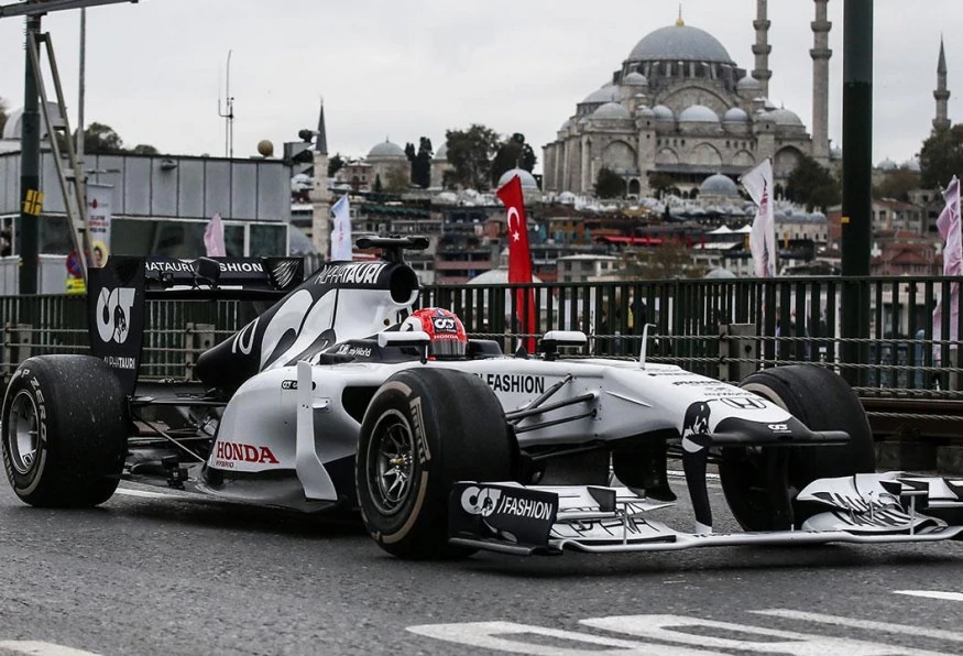 6 Day Istanbul Park Formula 1 Tour – F1 Race, Bosphorus Cruise & Istanbul Highlights 1