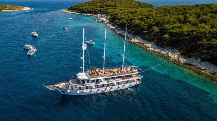 8 Days Dubrovnik Blue Cruise Package