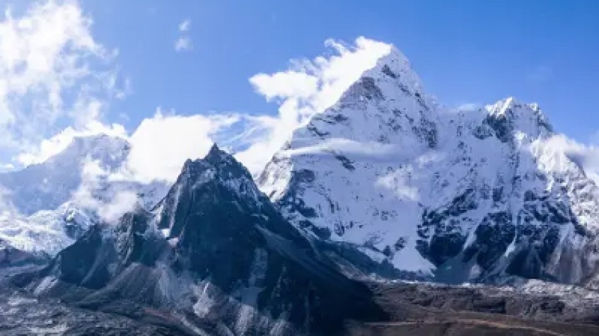 Island Peak Climbing With Everest Base Camp – 19 Days