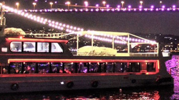 Unlimited Soft Drinks Istanbul Bosphorus Dinner Cruise
