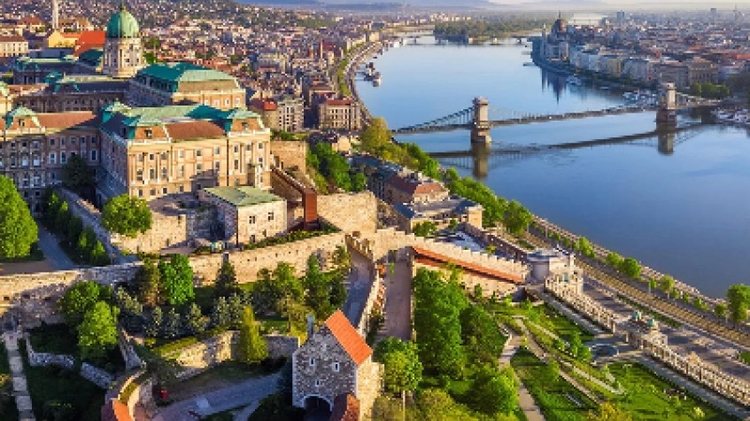 Mini-Trip to Budapest: 4 Days from Thursday to Sunday