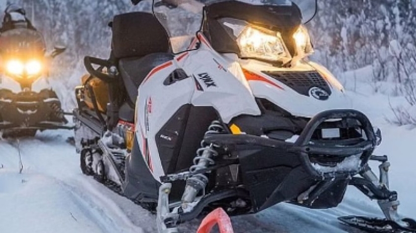 Santa Claus Trip with Husky and Reindeer Sleigh and Snowmobile 4