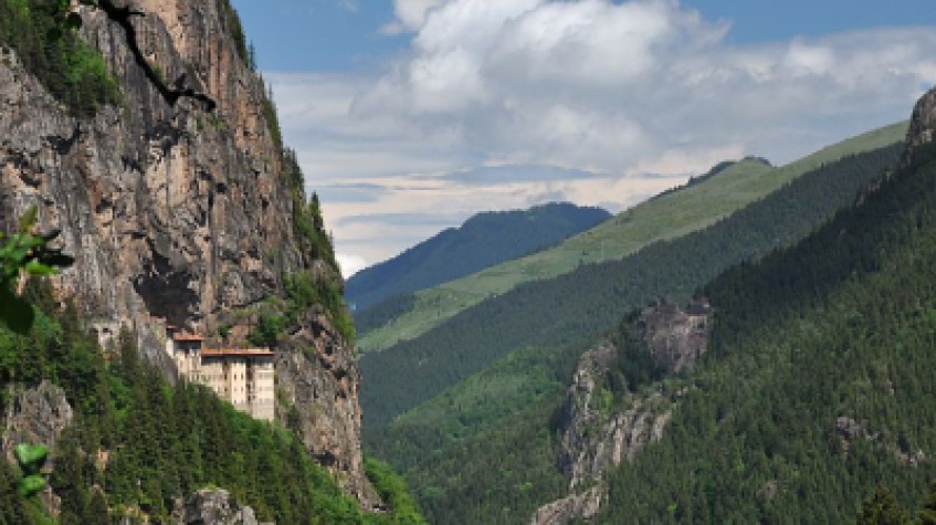 Sumela Monastery, Hamsiköy Village, and Karaca Cave Tour 9