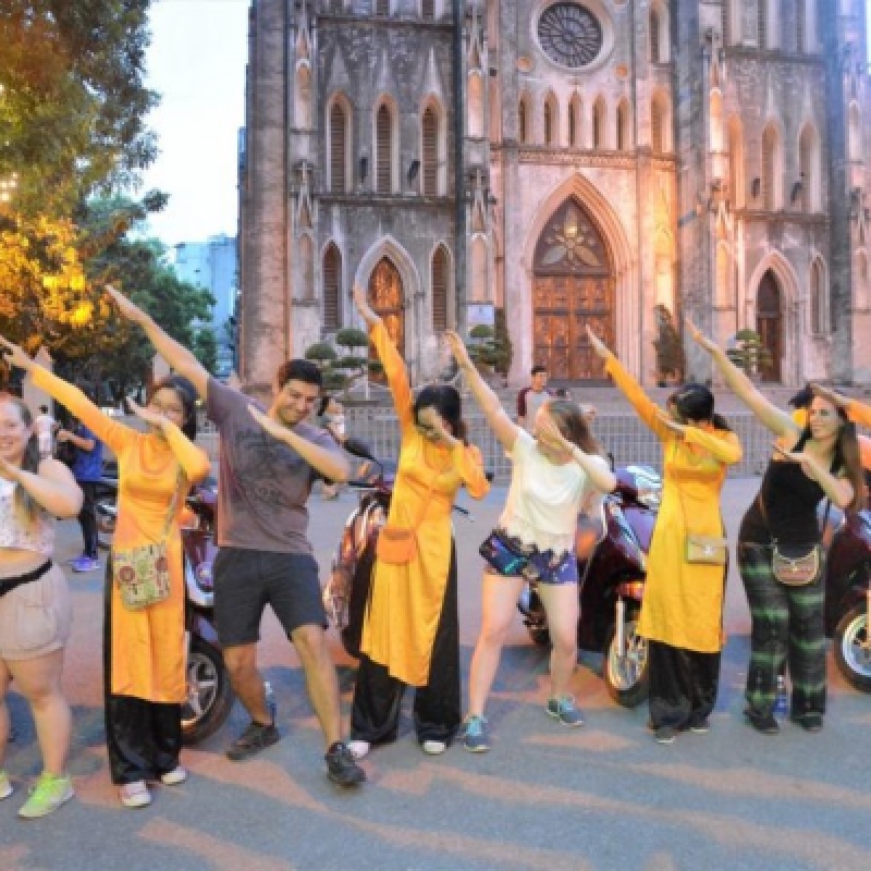 Hanoi By Night Foodie Motorbike Tour 8