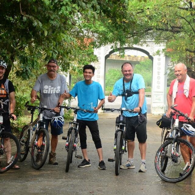 HALF DAY HANOI CITY BICYCLE TOUR (AFTERNOON)