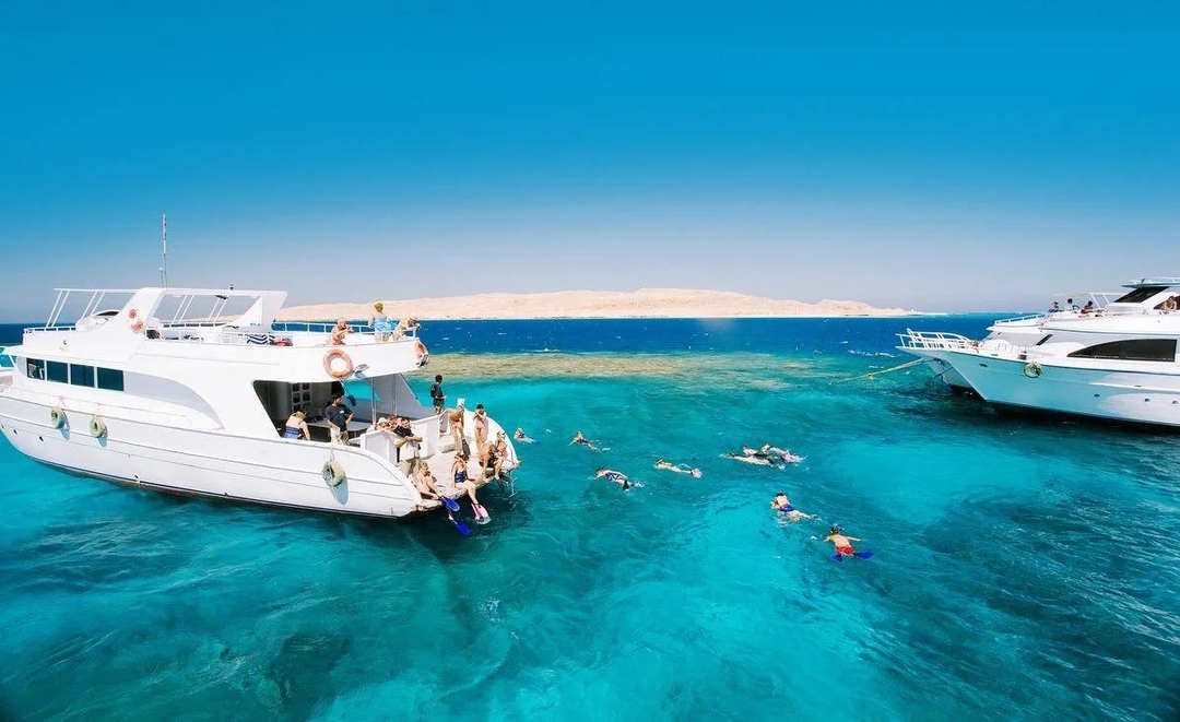 8-Hours Hurghada Paradise Island Snorkeling Trip by Boat 3