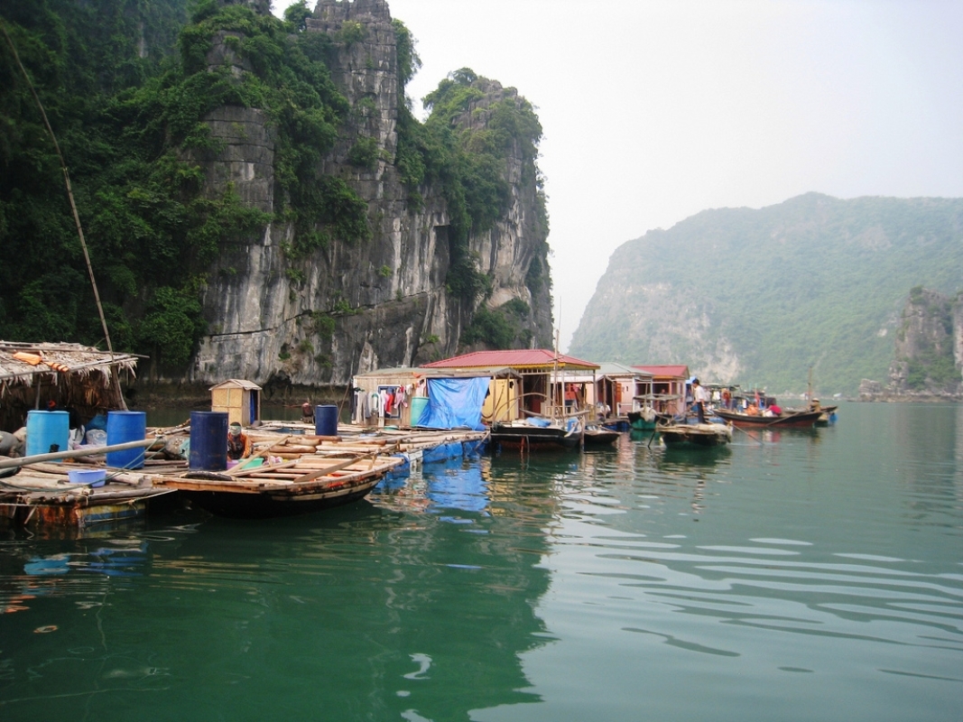 CATCH A GLIMPSE OF HALONG BAY WITH OVERNIGHT CRUISE 6