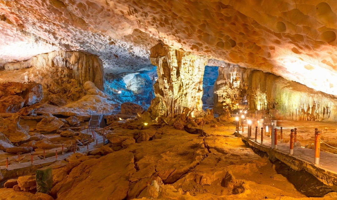 From Hanoi: Halong Bay Luxury Full-Day Trip by Boat 6