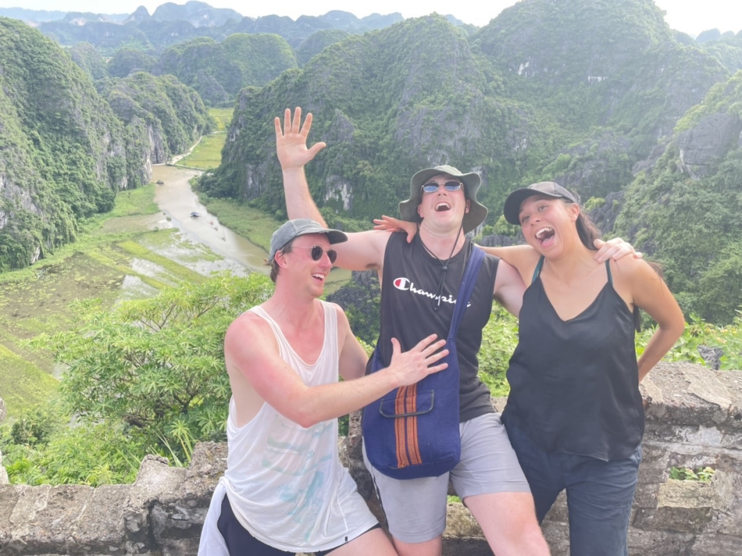 Hoa Lu - Trang An - Mua Cave 1 day tour from Hanoi 4