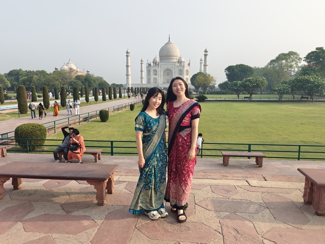 From Delhi: Taj Mahal Sunrise and Agra Fort Private Tour 6