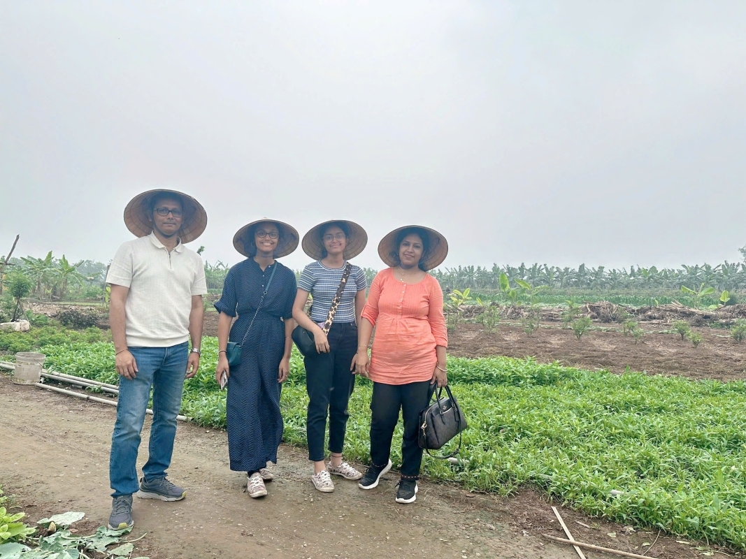 Explore Hidden Hanoi & Bat Trang Pottery Village by Vintage Jeep 6