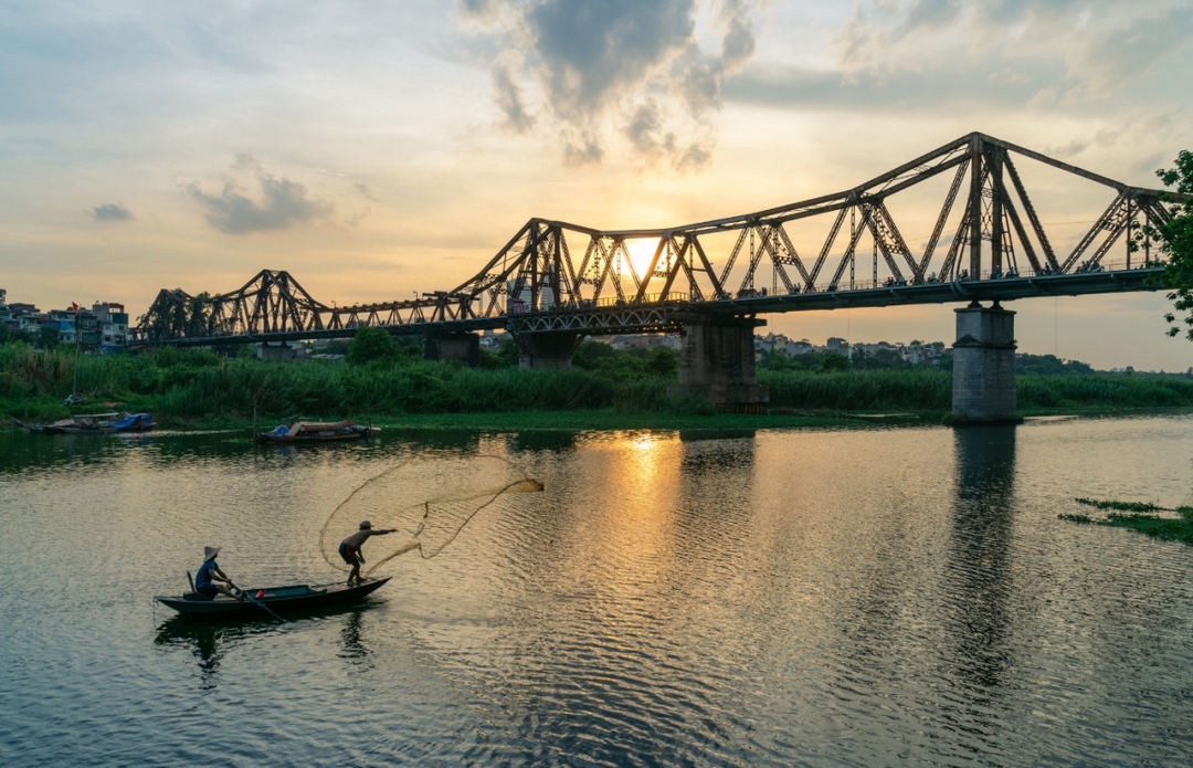 Explore Hidden Hanoi & Bat Trang Pottery Village by Vintage Jeep 9