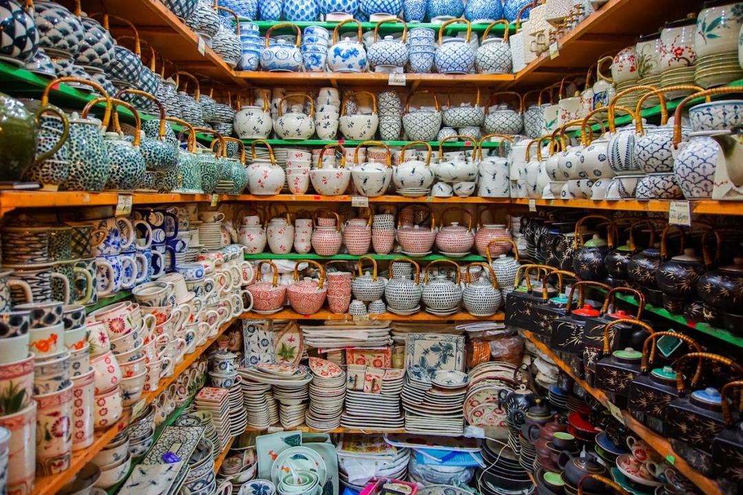 Explore Hidden Hanoi & Bat Trang Pottery Village by Vintage Jeep 10