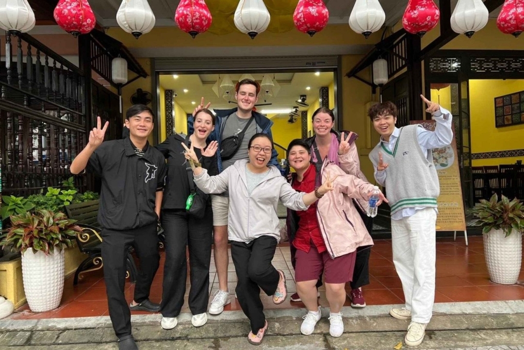 Hoi An Walking Food Tour – Explore 8 Local Dishes in Just One Evening By Sanna Tour 8