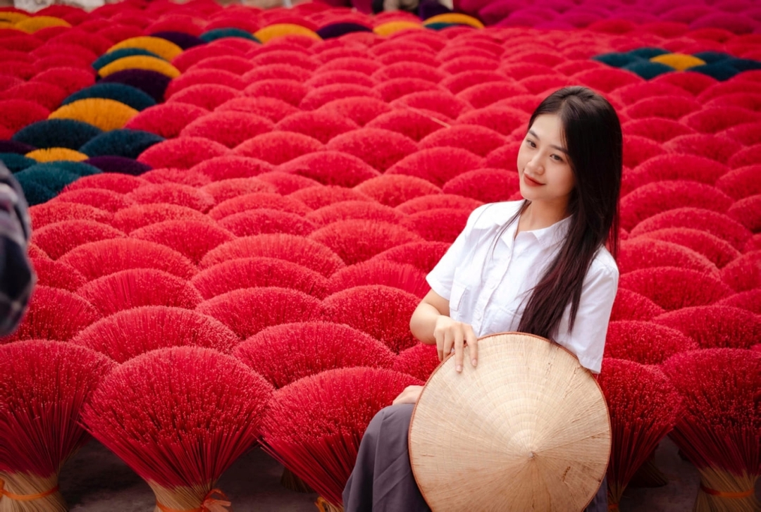 HALF DAY TOUR: HAT CONICAL VILLAGE & QUANG PHU CAU INCENSE VILLAGE (NO LUNCH) BY SANNATOUR 8