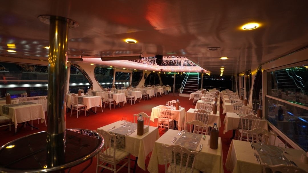 Istanbul Bosphorus Dinner Cruise & Turkish Night Show 5