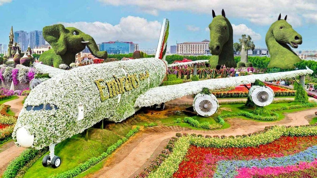 Dubai : Miracle Garden, The World's Largest Flower Paradise 2