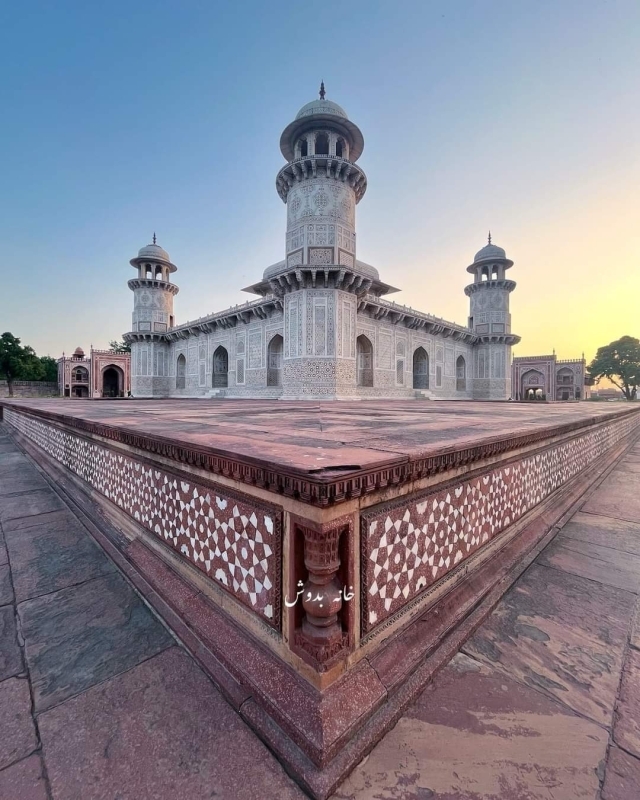 From Delhi: Taj Mahal and Agra Fort Full Day Tour 7