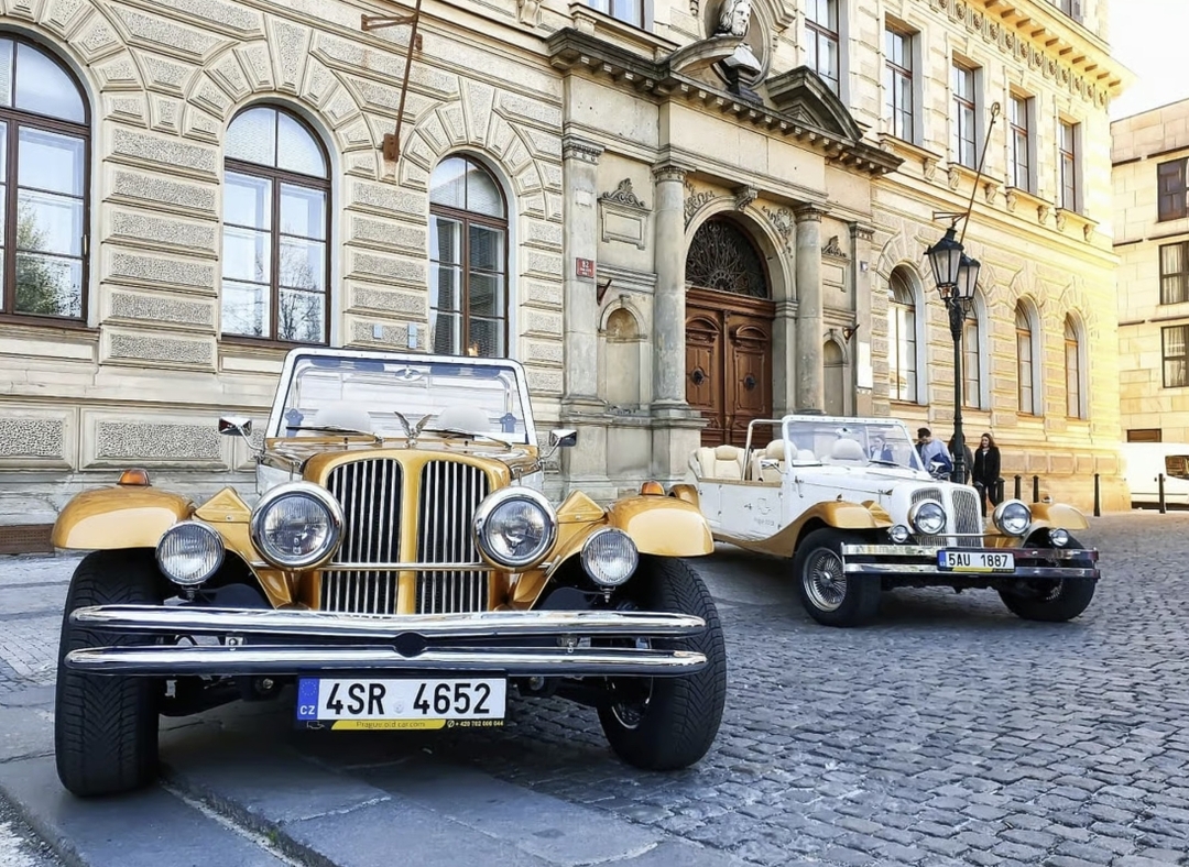 Prague Historical Car Tour: Classic Ride Through Old Town & Castle District 6