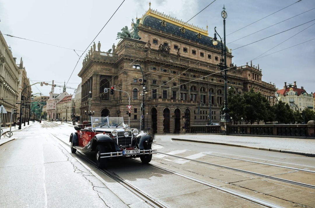 Prague Historical Car Tour: Classic Ride Through Old Town & Castle District 9