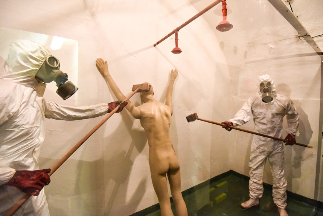 Prague Communism Tour with Nuclear Bunker Experience 5