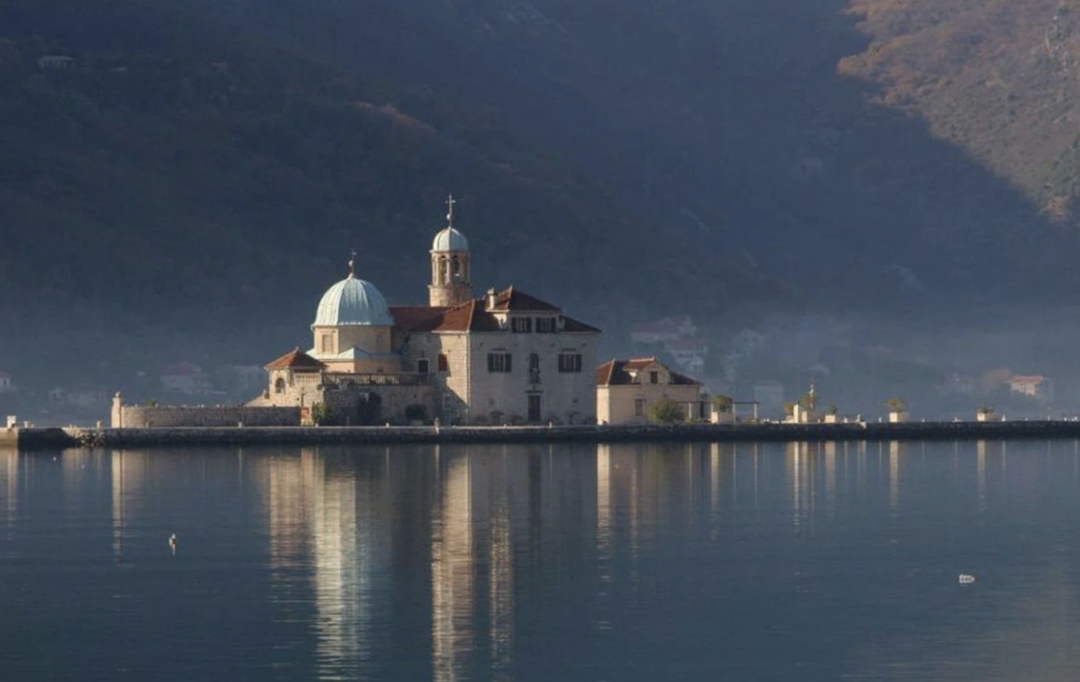 Your Private Yacht in Boka Bay 6