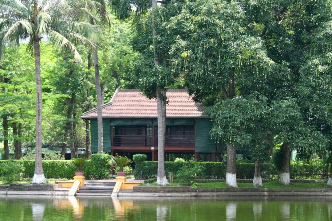 Hanoi City Tour – Street Food Adventure & Train Street Experience 2
