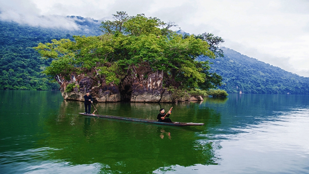 ITA Travel - Vietnam Optional Tour - Conquer Nang River and Ba Be Lake 1
