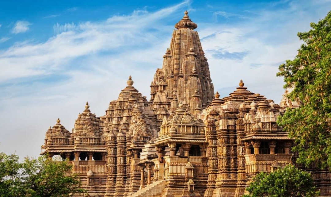 Bandhavgarh, Kanha Tiger Safari & Taj Experience 5
