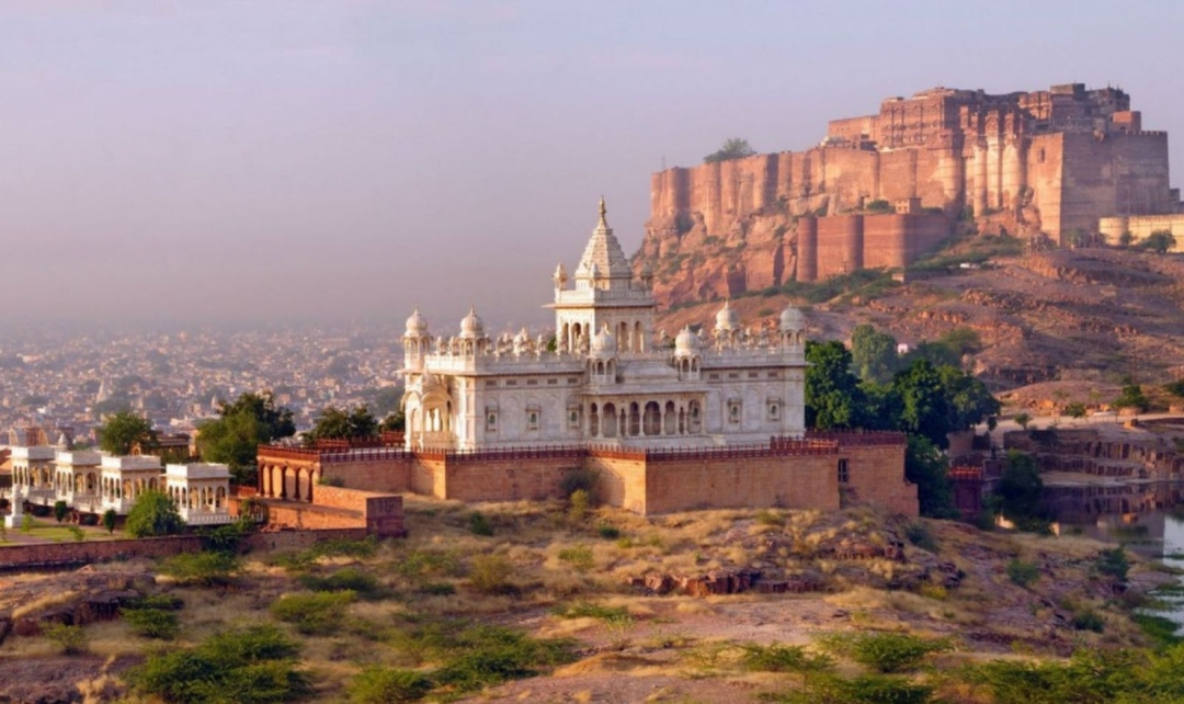 Grand Rajasthan Heritage & Varanasi Experience 9