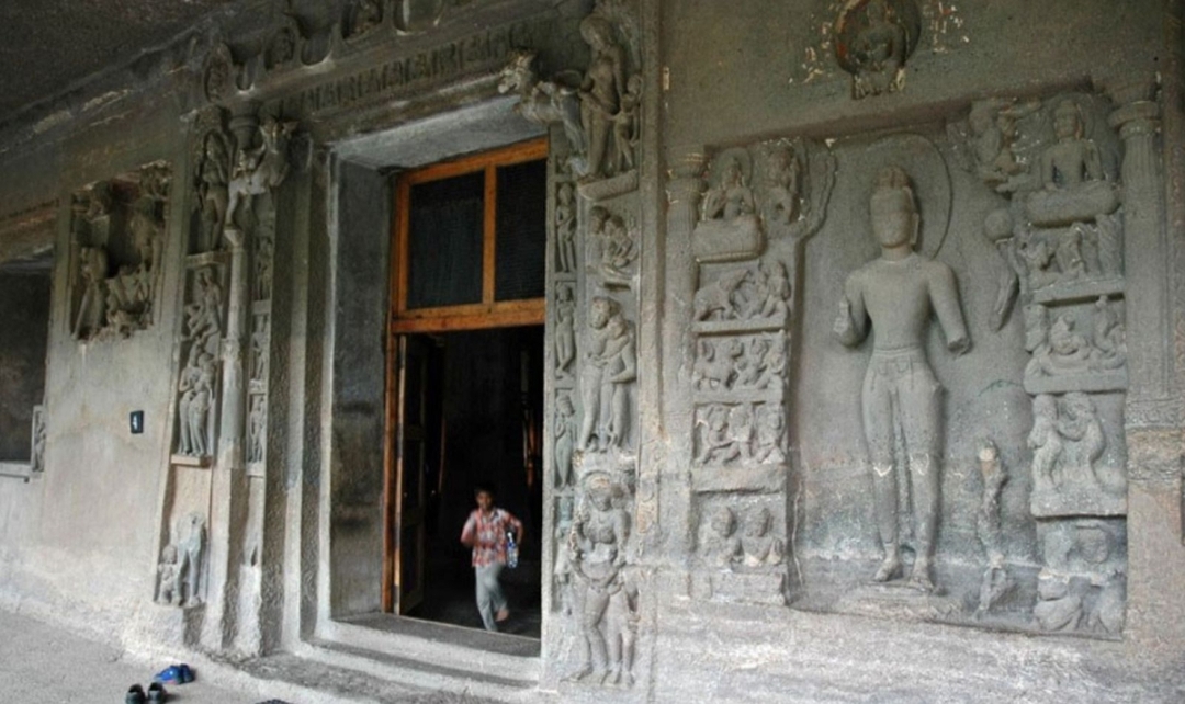 Golden Triangle Tour with Ajanta & Ellora Caves 10