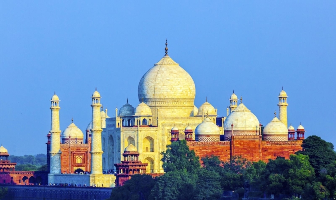 Enchanting Himalayas with Taj Mahal 1