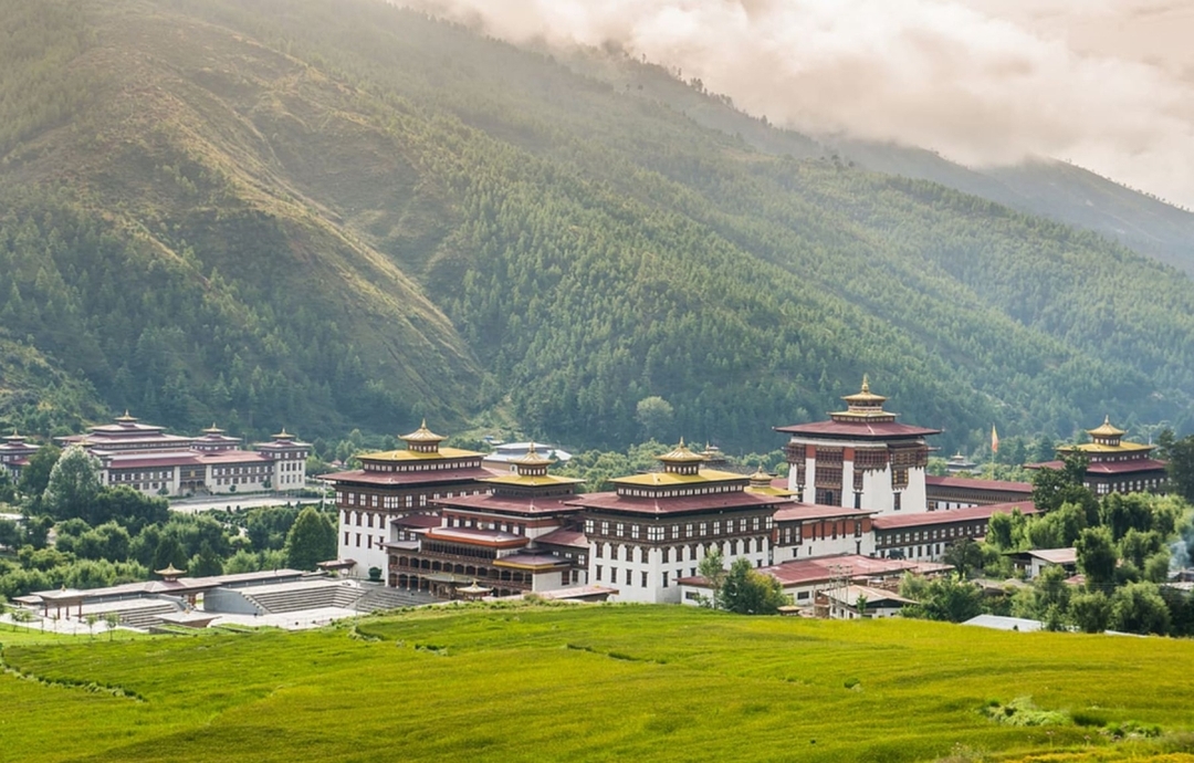 Enchanting Himalayas with Taj Mahal 5