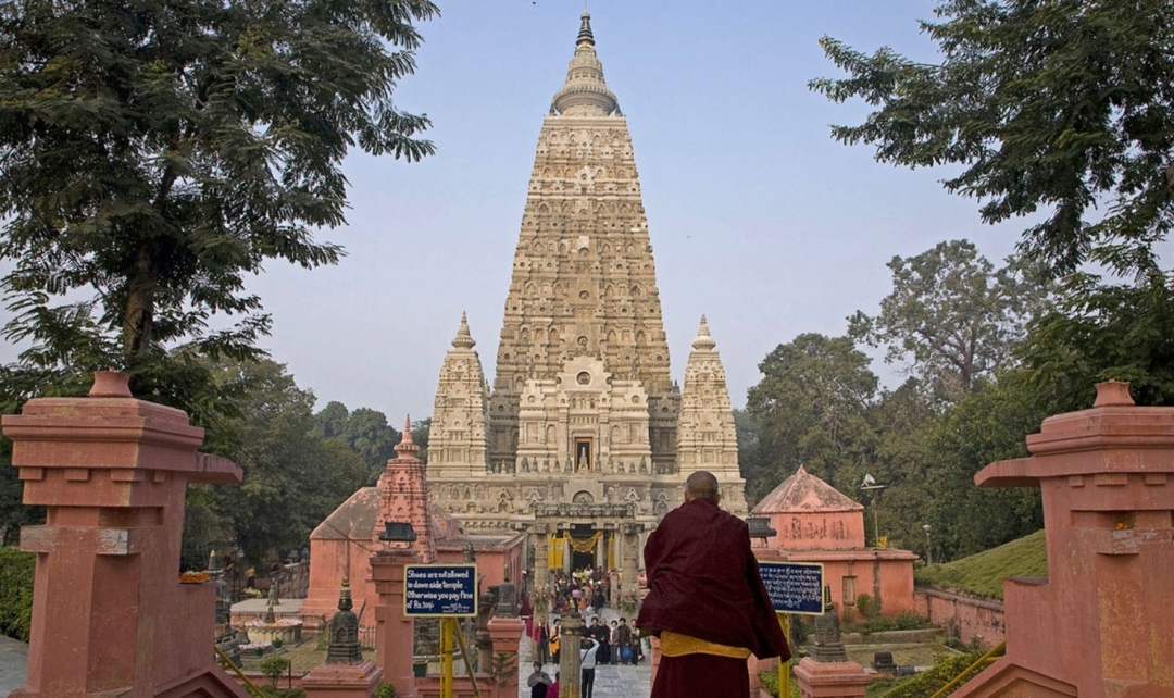 Golden Triangle with Buddhist Tour 10