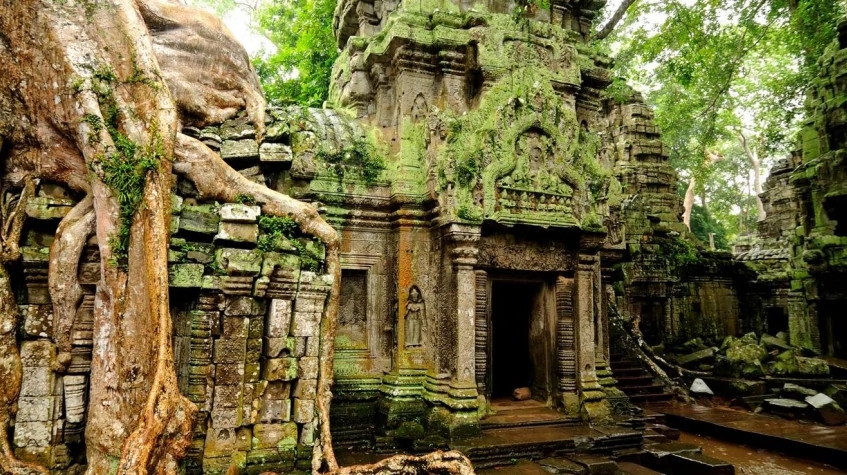 Full Day Small Group Angkor Wat Tour from Siemreap 9