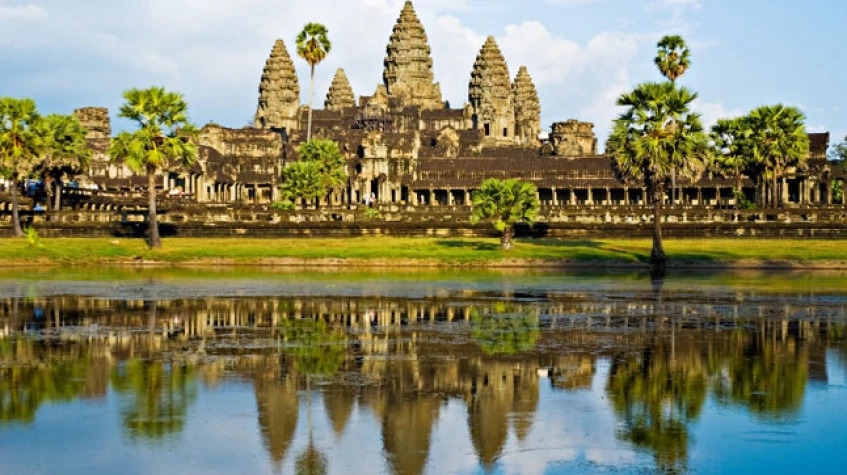 Full Day Small Group Angkor Wat Tour from Siemreap 10
