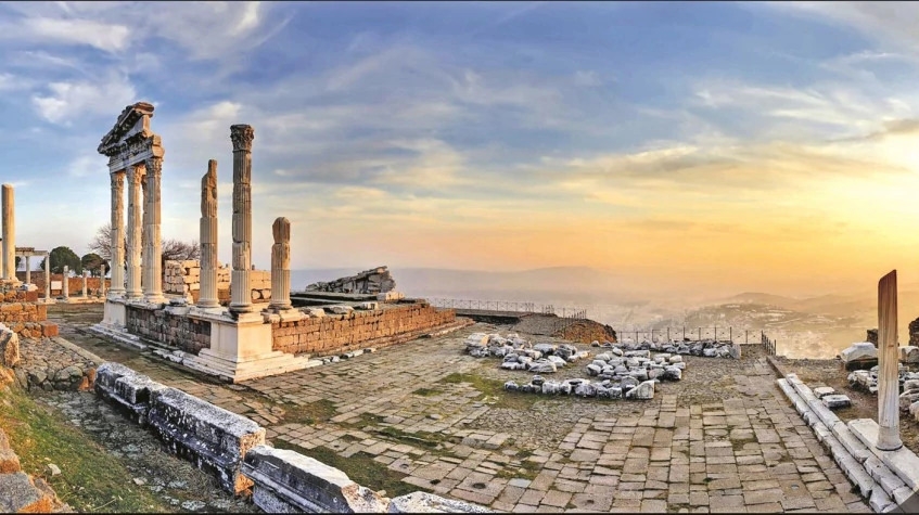 6 Day Turkey Road Trip Istanbul Canakkale Troy Pergamon Ephesus 3