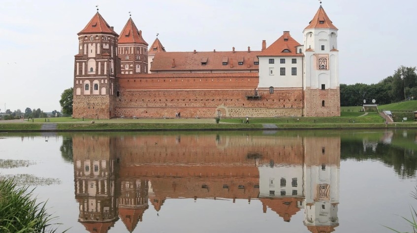 Soviet Era Art: Best 9 Days of Belarus Tour 14