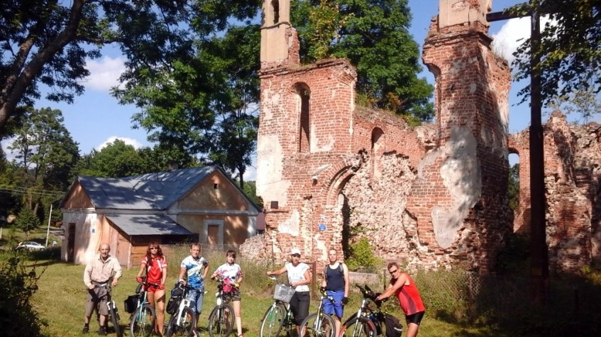 Soviet Era Art: Best 9 Days of Belarus Tour 25