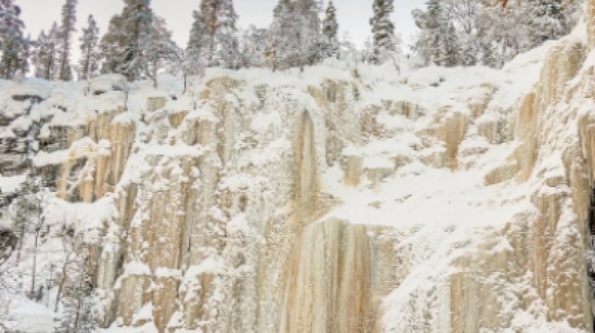 Discovering Korouoma's Frozen Waterfalls 1